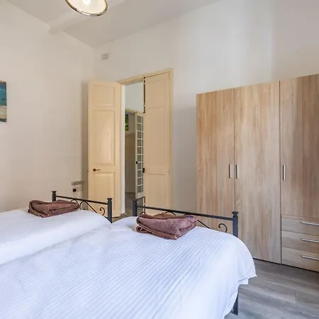 Charming Duplex In The Centre Of